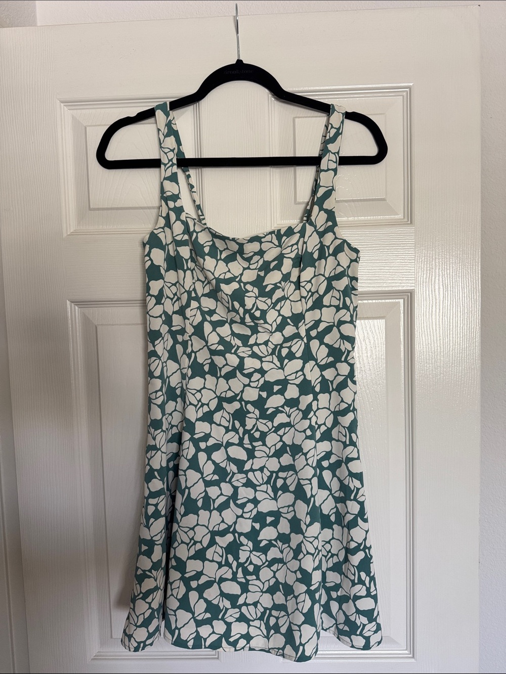 Abercrombie Sleeveless Green and White Floral A-Line Dress